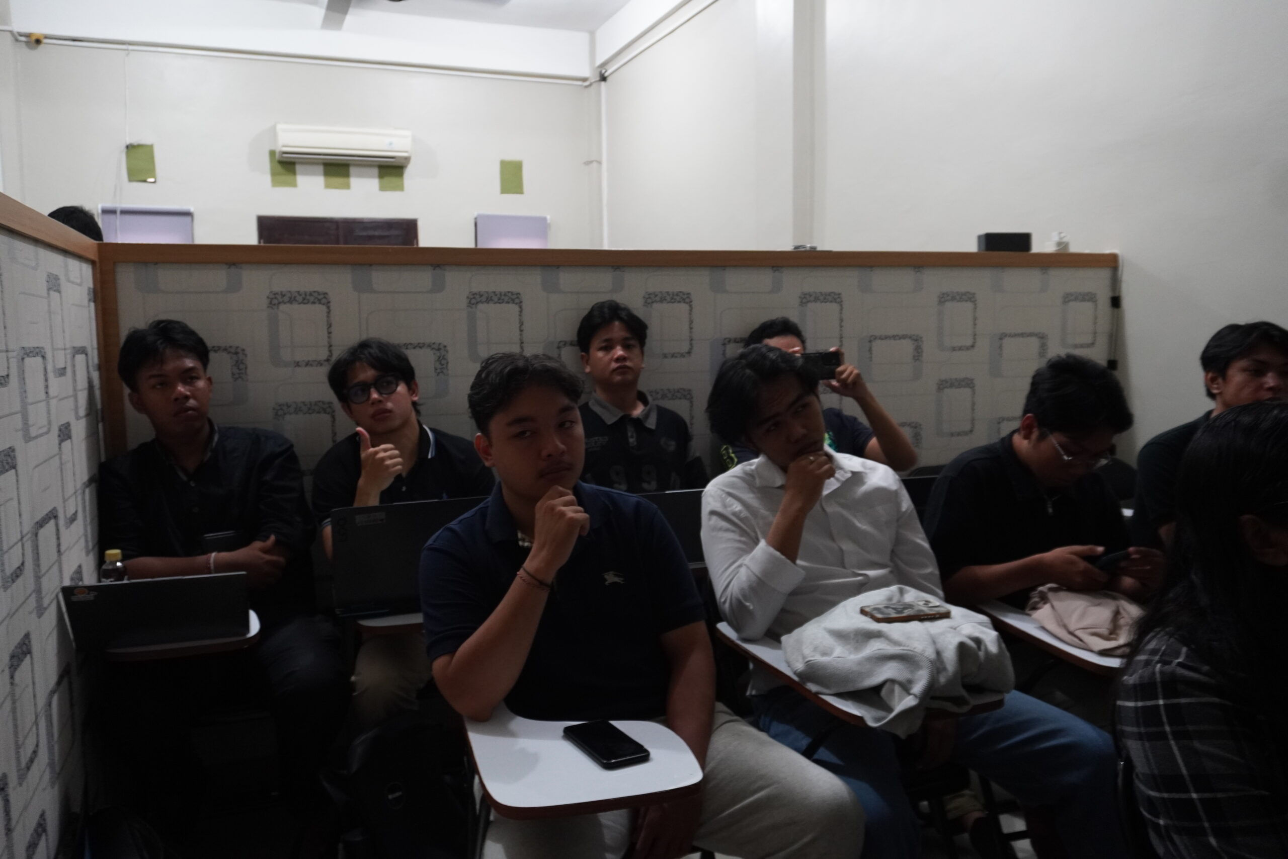 COMPLETE! Arsitektur IoT: Panduan Mendalam Hardware dan Software dari SinTek
