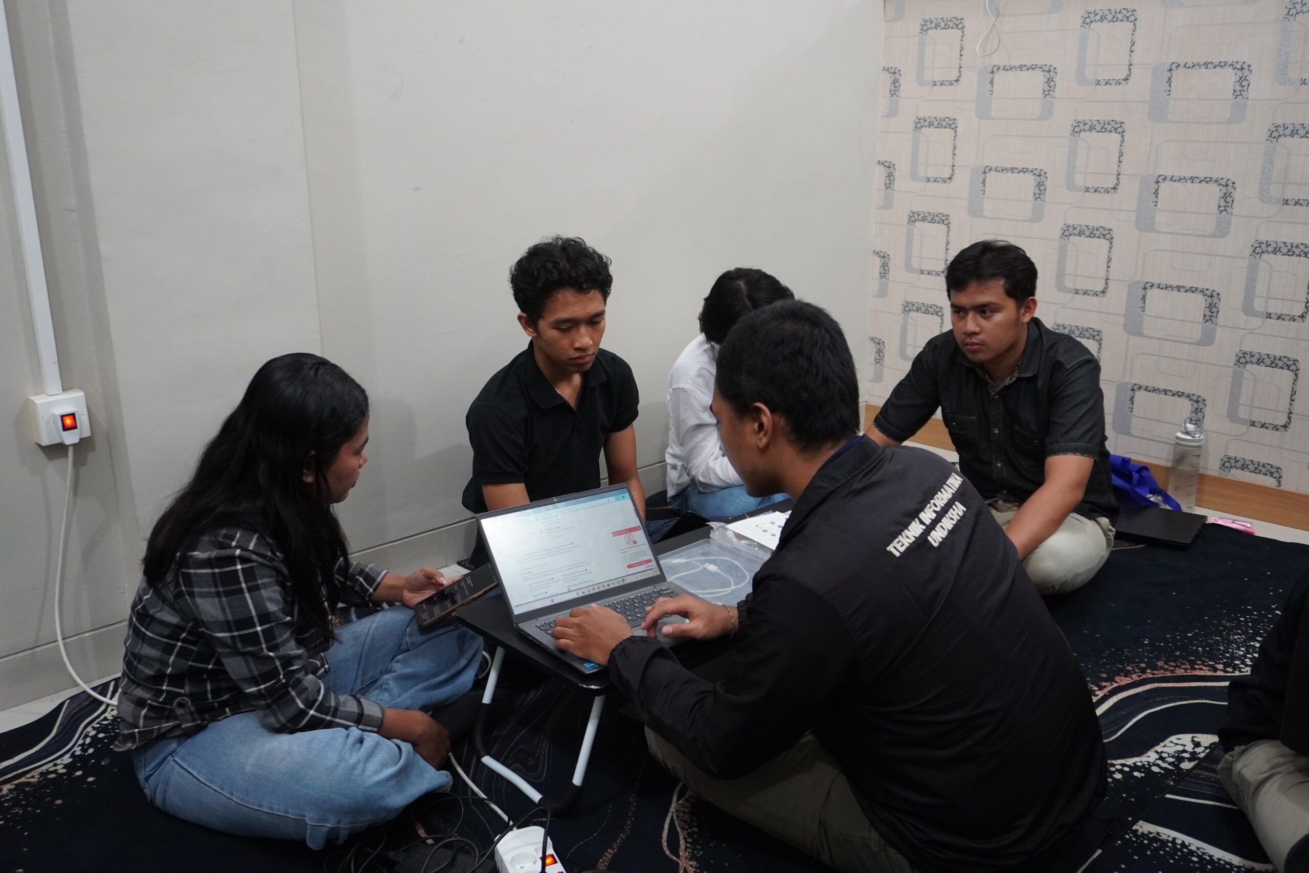 TERBAIK! Fasilitas SinTek: Pusat Pengembangan Skill Digital Terpadu di Indonesia