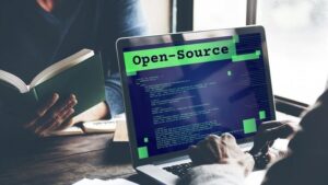 perbandingan software open source dan software proprietary dalam bisnis