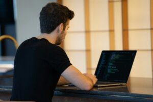keunggulan tim developer di software house terbaik di bali