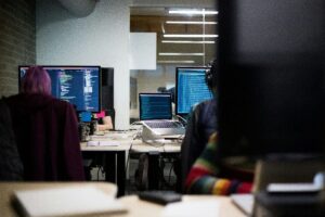 software custom untuk integrasi sistem bisnis