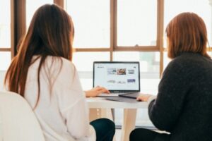 Dampak Software House Terbaik di Bali terhadap Pertumbuhan Startup dan jasa digitalisasi bisnis Bali.
