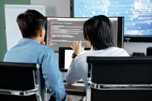 CV pengembangan perangkat lunak Bali dengan layanan audit kode (Code Review) profesional
