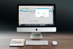 CV pengembangan perangkat lunak Bali mengembangkan sistem CRM modern dengan dukungan jasa UI/UX designer berpengalaman di Bali