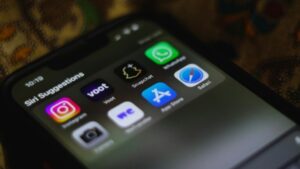 Aplikasi Internal Perusahaan untuk pengalaman kerja dan produktivitas karyawan