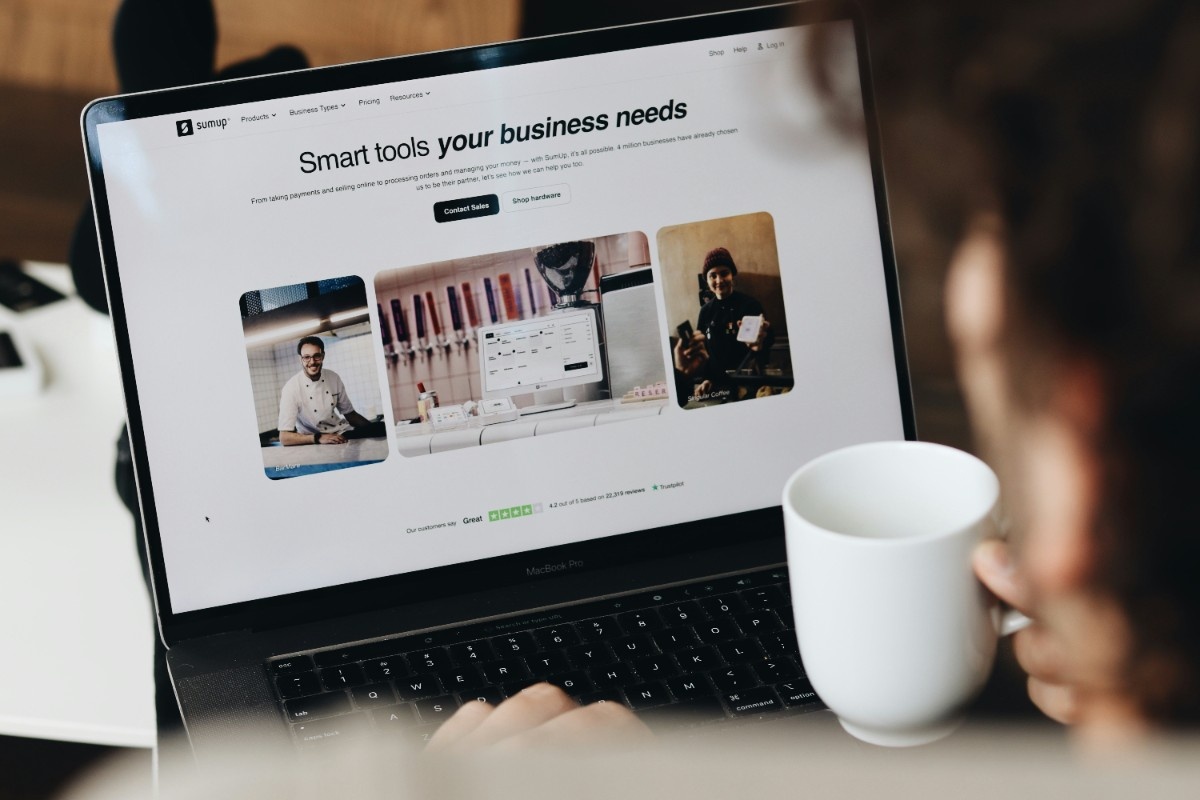 bisnis online pakai website
